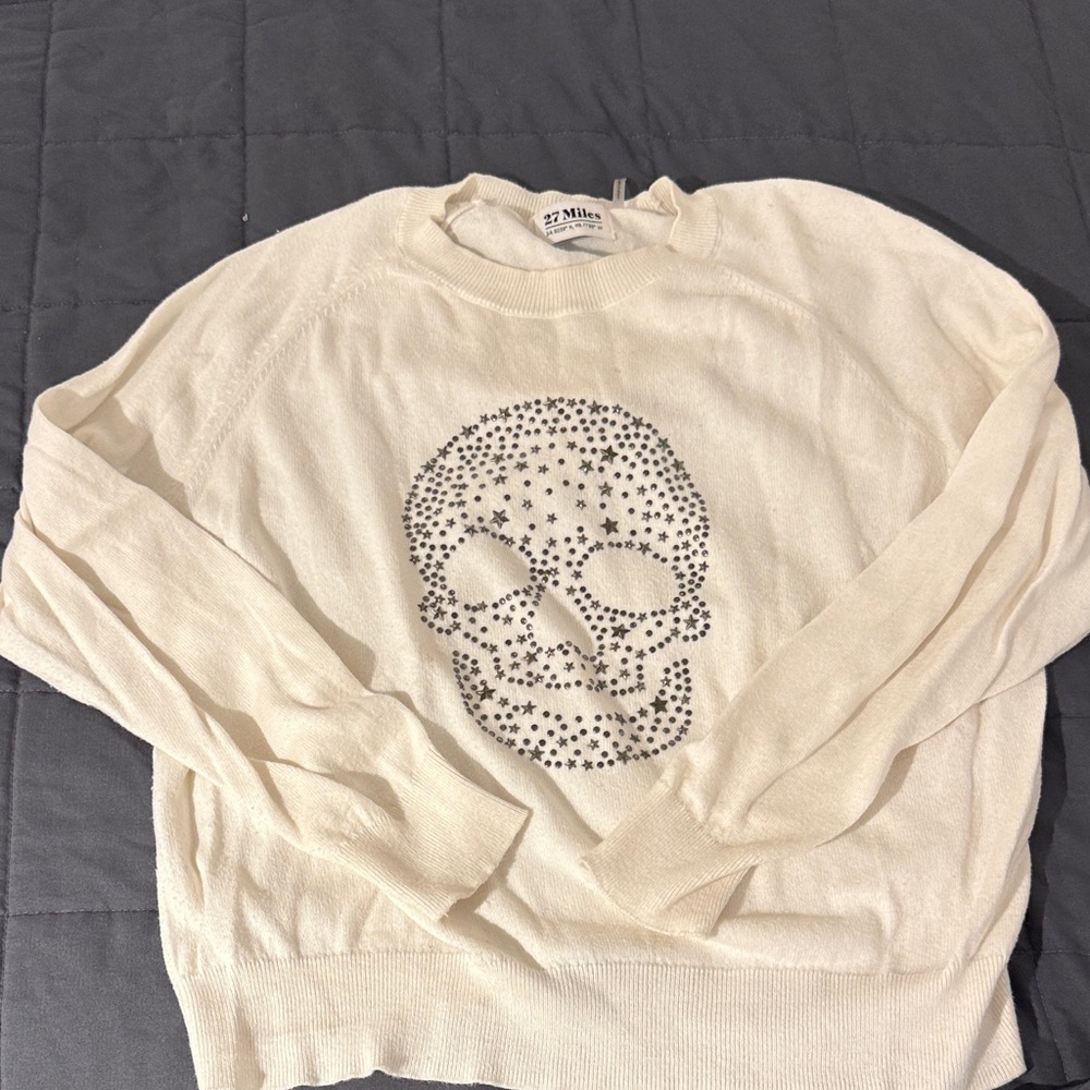 skull sweater. super fun